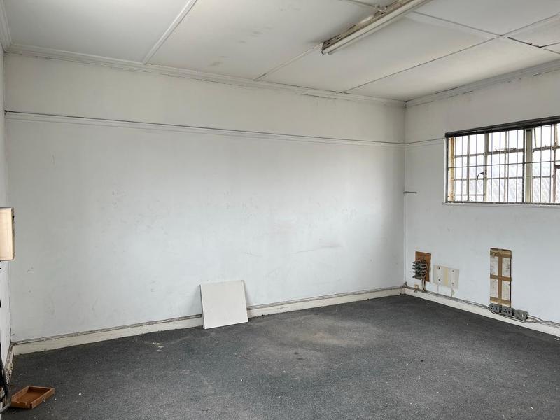 To Let commercial Property for Rent in North End Eastern Cape